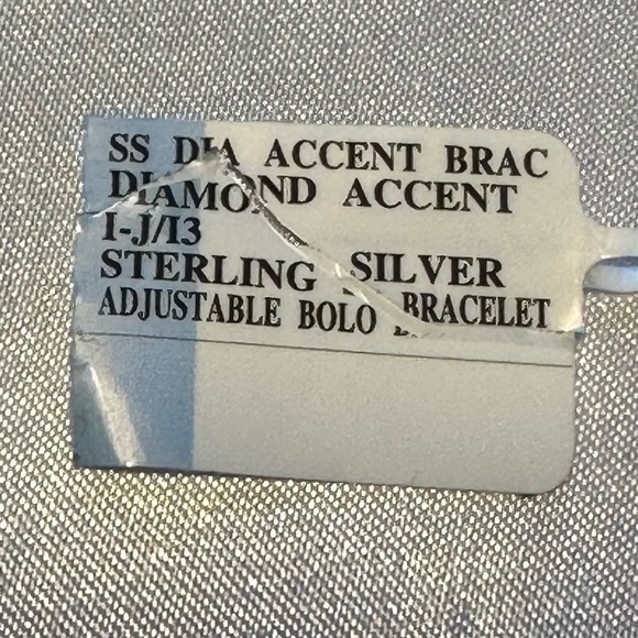 Elegant Silver Horseshoe Bracelet with diamonds - Picture 7 of 7